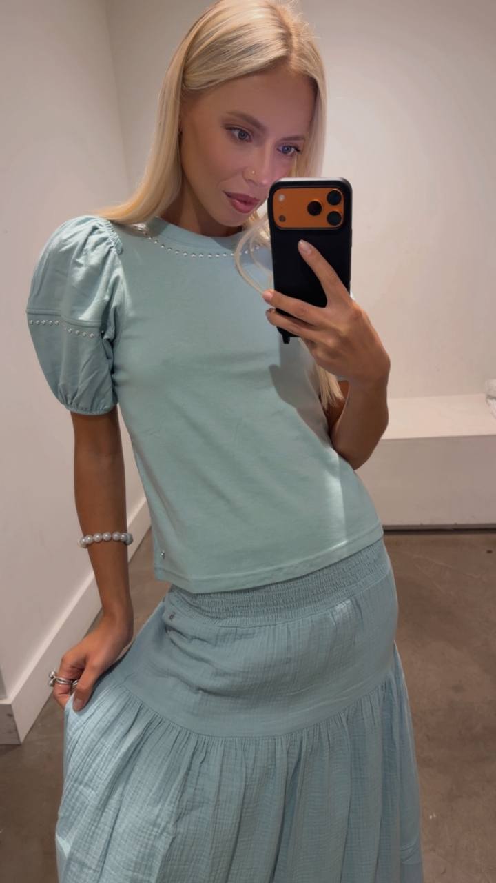 DKNY