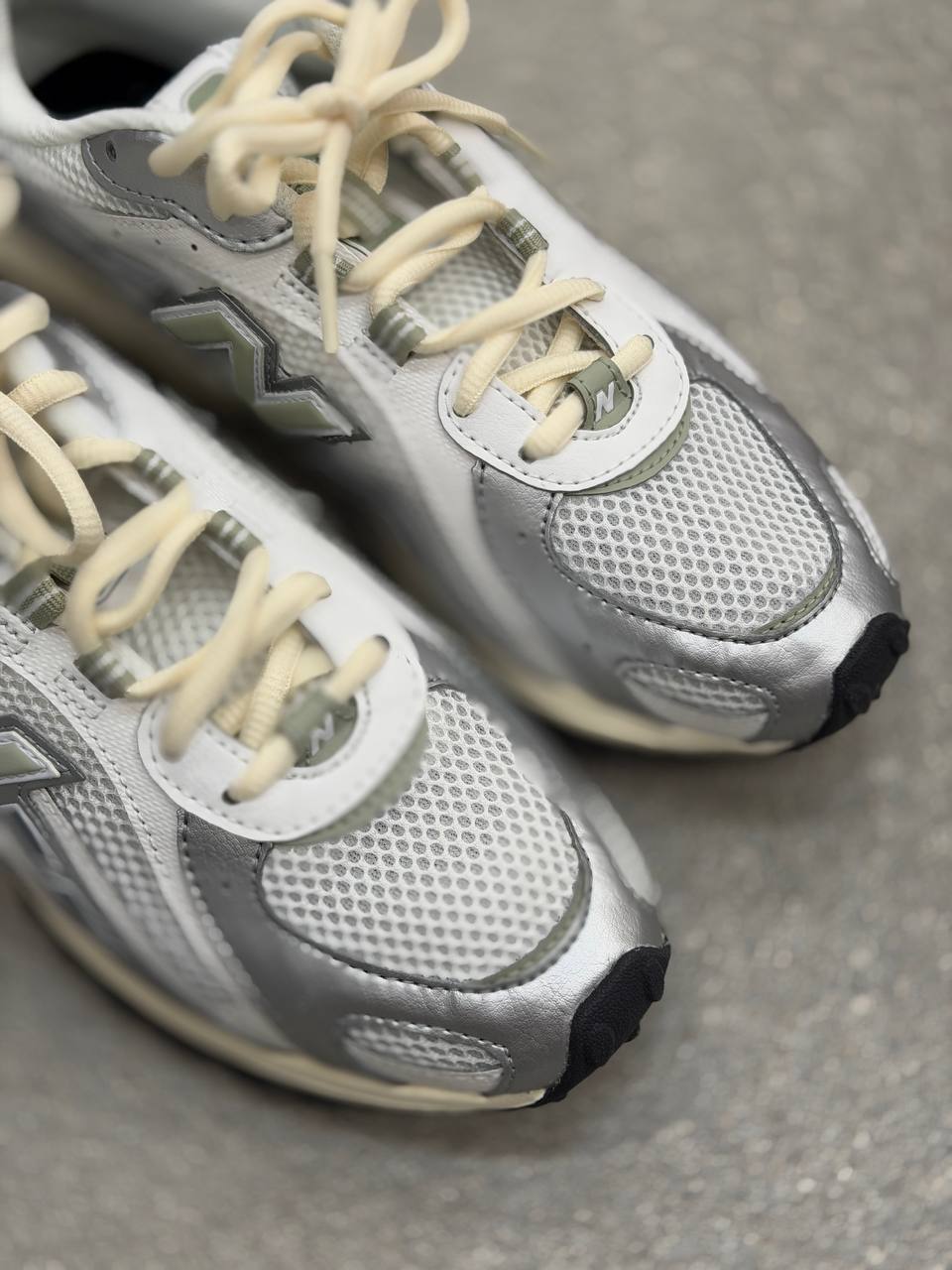 New Balance 🏷️ 92$